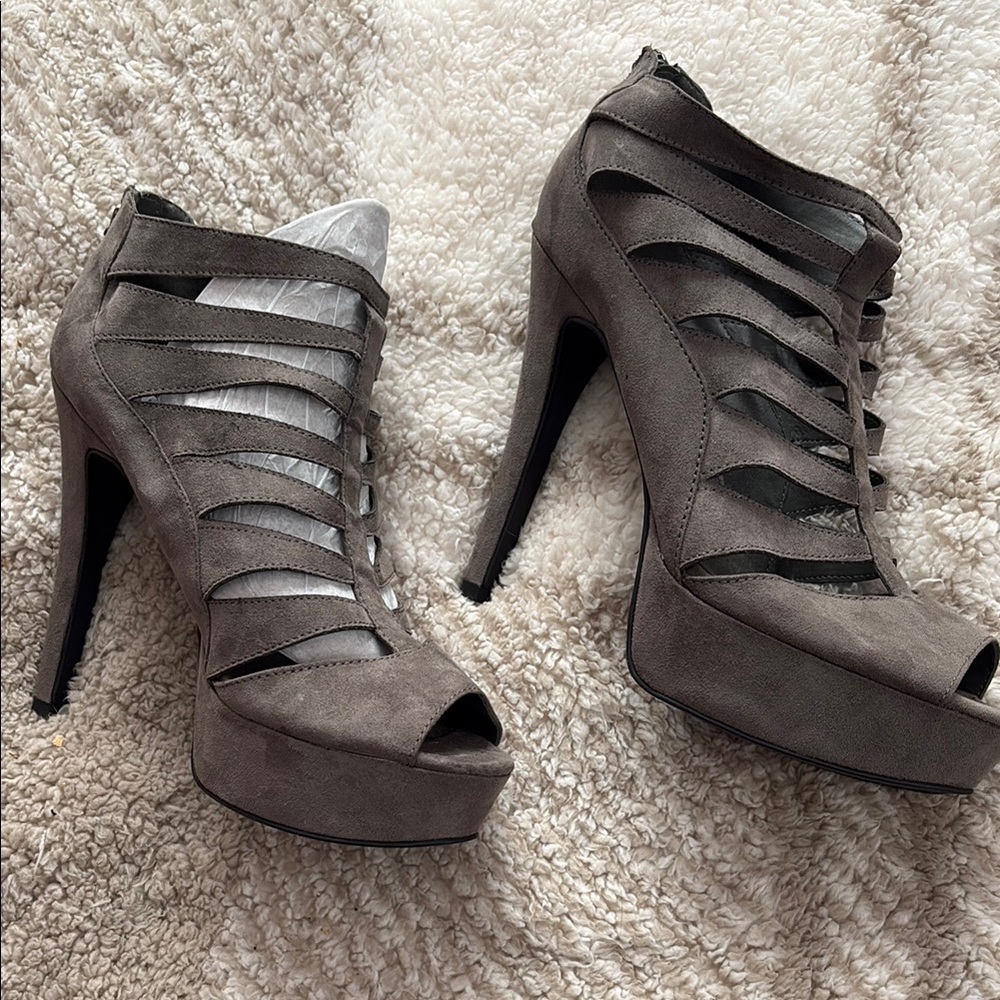Elegant Gray Women's Heels